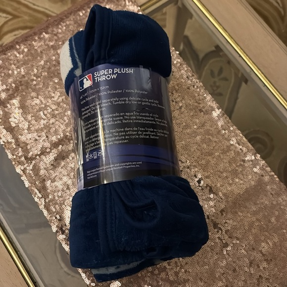 NWT LA Dodgers Super Plush Throw Blanket 46 x 60 Northwest, MLB, sealed - Picture 4 of 5